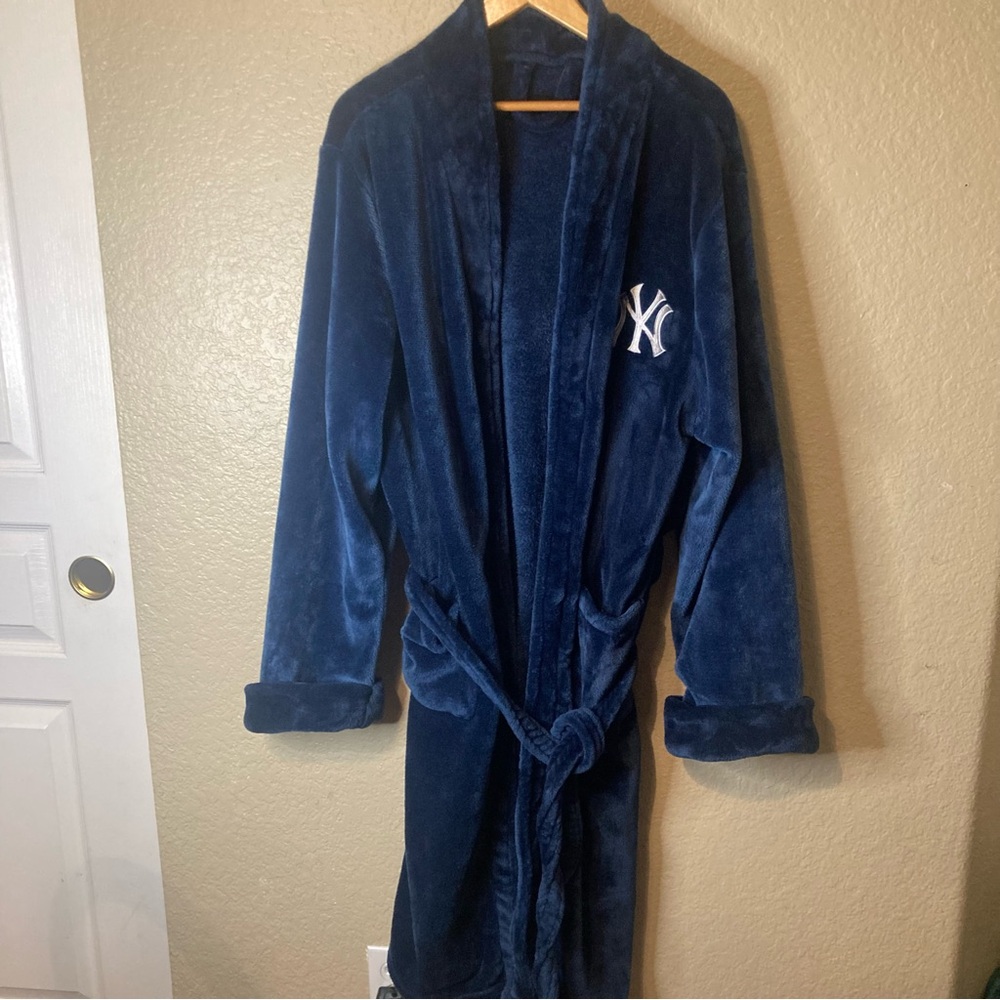 New York Yankees MLB Northwest Silk Touch Bath Robe Navy One Size Fits Most